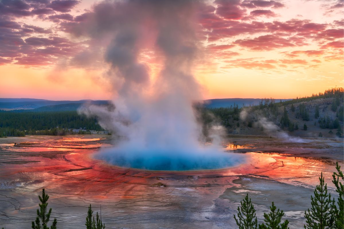 Top December Destinations In The U.S. - Yellowstone National Park, Wyoming